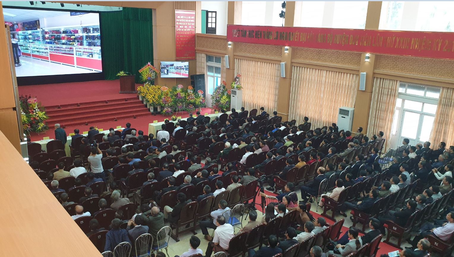 dàn âm thanh hội trường huyện xã sử dụng loa line array